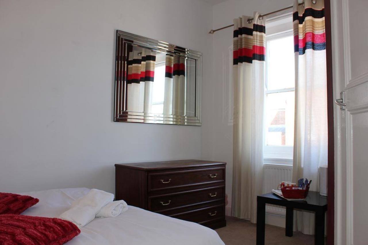 The George Hotel Stansted Airport Μπίσοπς Στόρτφορντ Εξωτερικό φωτογραφία
