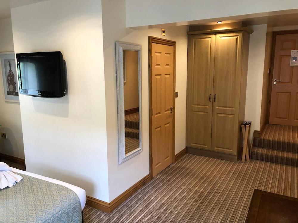 The George Hotel Stansted Airport Μπίσοπς Στόρτφορντ Εξωτερικό φωτογραφία