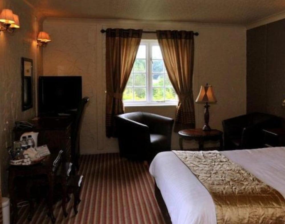 The George Hotel Stansted Airport Μπίσοπς Στόρτφορντ Εξωτερικό φωτογραφία