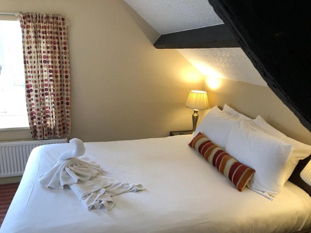 The George Hotel Stansted Airport Μπίσοπς Στόρτφορντ Εξωτερικό φωτογραφία