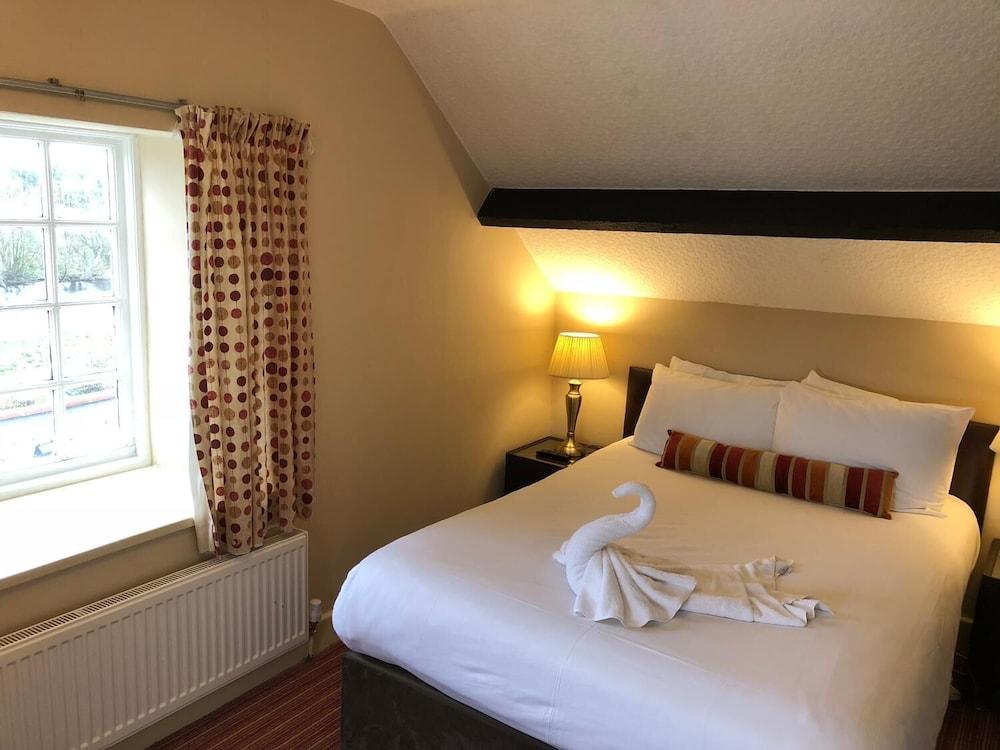 The George Hotel Stansted Airport Μπίσοπς Στόρτφορντ Εξωτερικό φωτογραφία