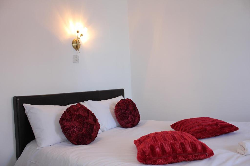 The George Hotel Stansted Airport Μπίσοπς Στόρτφορντ Εξωτερικό φωτογραφία